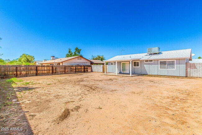 Building Photo - 2731 E Charleston Ave