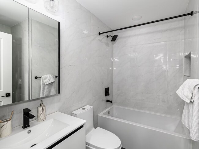 Building Photo - 55 Tunxis Ave