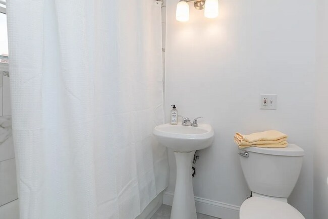 Building Photo - 56 Park Vale Ave