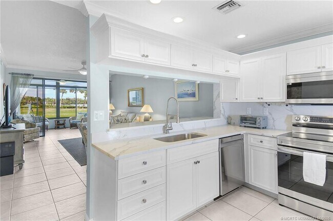 Building Photo - 6062 SE Landing Way