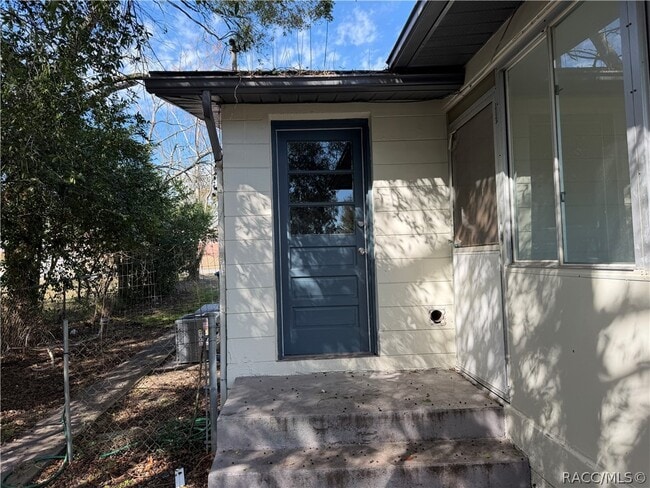 Building Photo - 7 N Jackson St