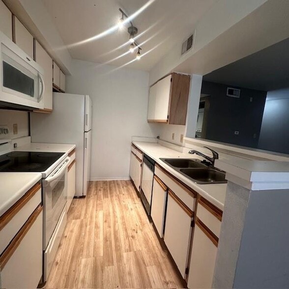 Building Photo - 2667 NW 33rd St