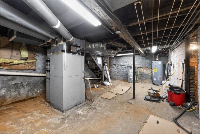 Building Photo - 1220 Erie St