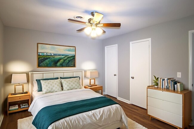 Building Photo - 3 Bedroom 1.5 Bath House w/Large Yard- Easy access to OHB and Nolensville Pk $2200