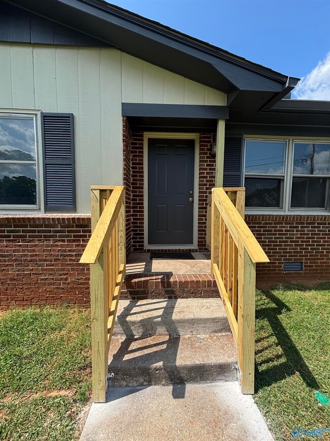 Building Photo - 104 Gann Ave