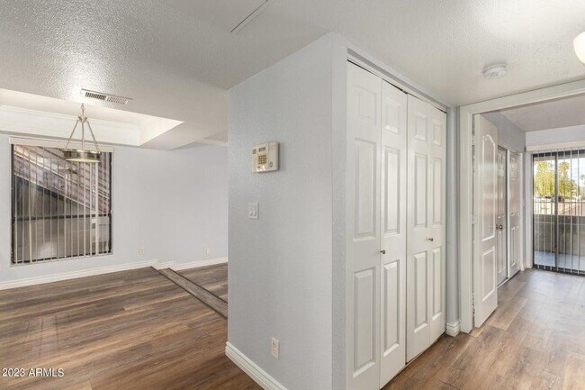 Building Photo - 3434 W Danbury Dr