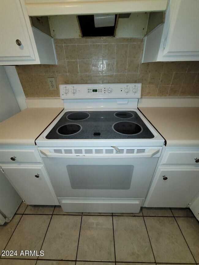 Building Photo - 1341 W Shannon St