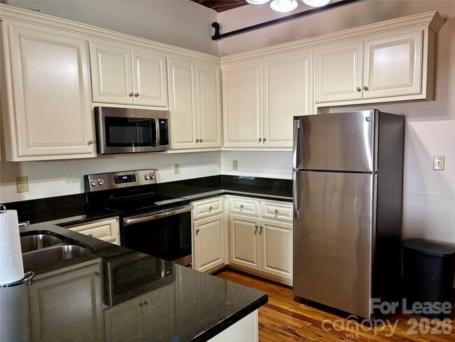 Building Photo - 235 E Main St