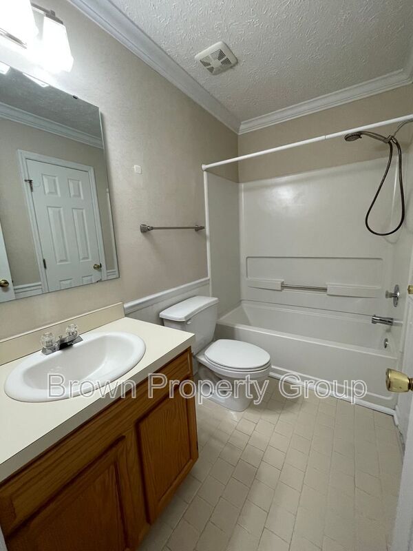 Building Photo - 3401 Lainey Ln