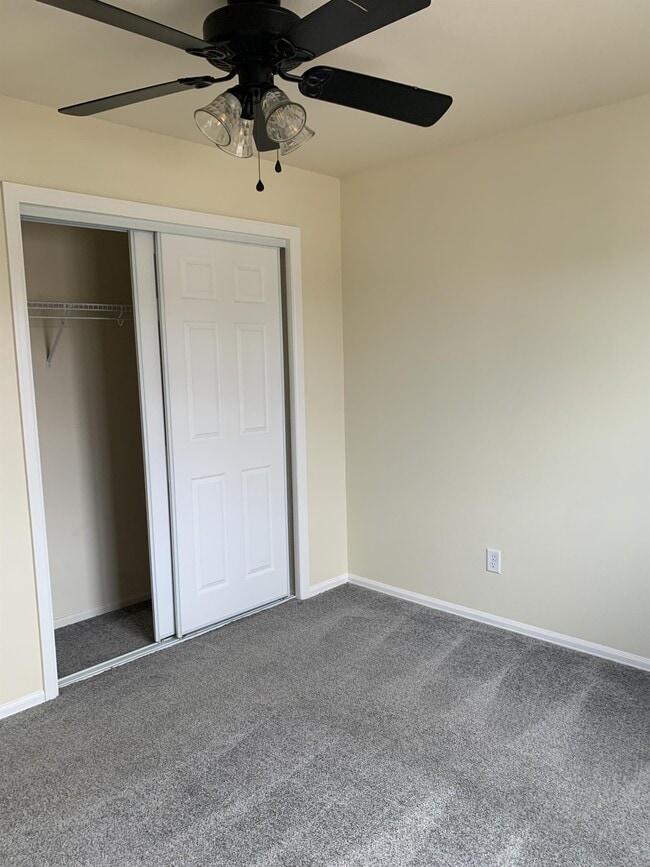 Building Photo - 755 Hailey Glenn View