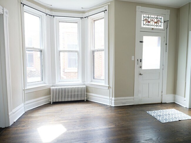 Building Photo - 1609 Green St