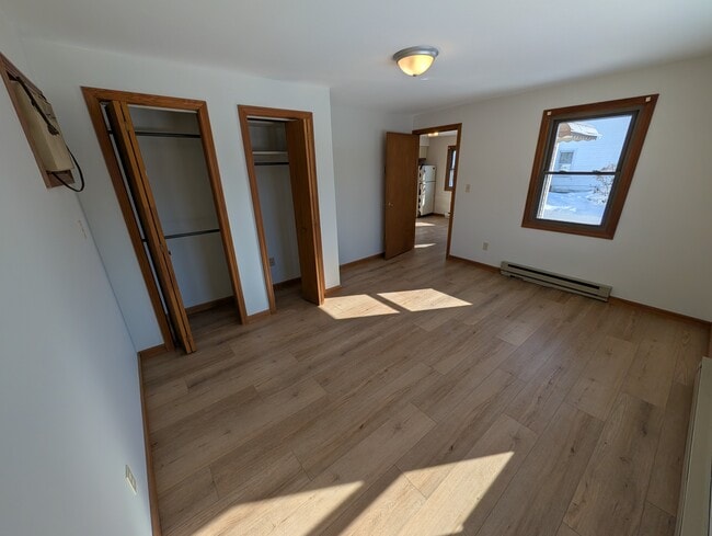 Building Photo - 32 Willow St