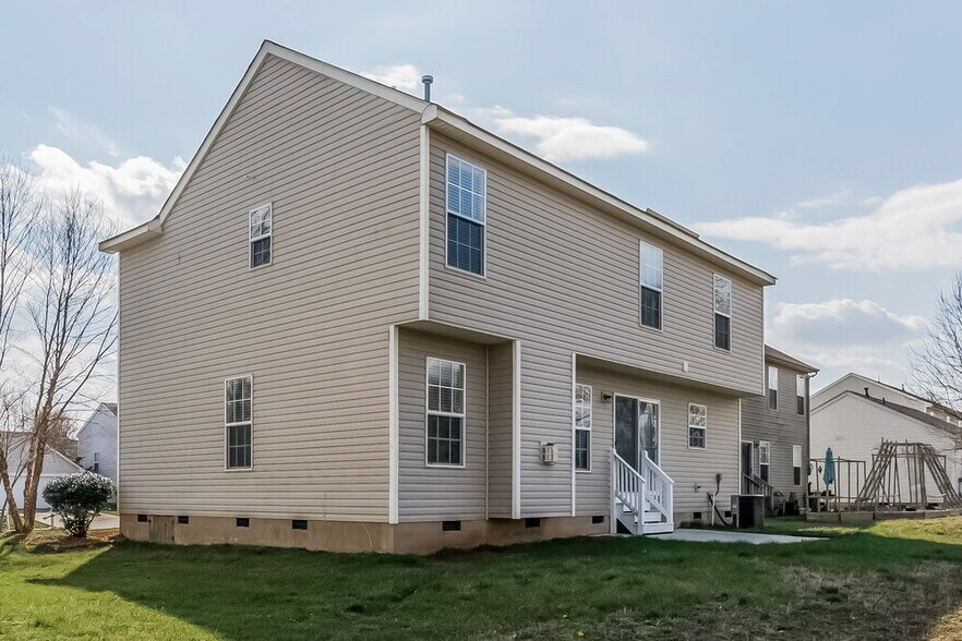 Building Photo - 1036 Meadowbrook Ln SW