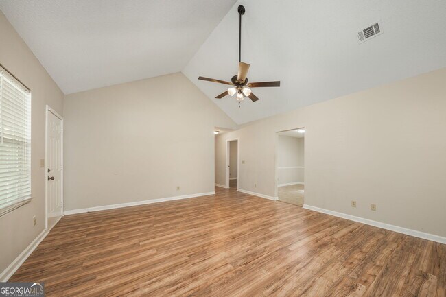 Building Photo - 536 Loblolly Ln