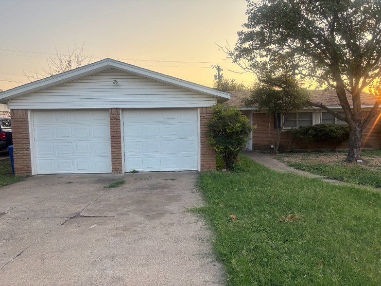 Primary Photo - 513 Carlyle Dr