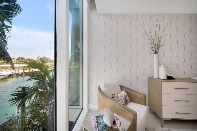 Building Photo - 2311 SE 17th St