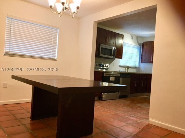 Building Photo - 401 Coral Wy