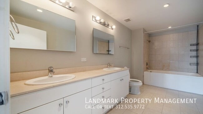 Building Photo - 8 E Randolph St