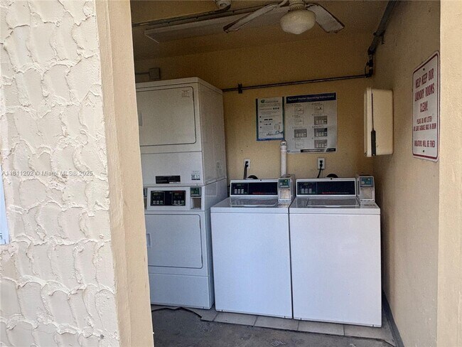 Building Photo - 8500 SW 109th Ave
