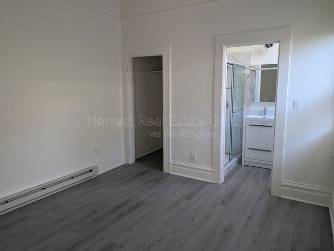 Building Photo - 1704 10th Ave