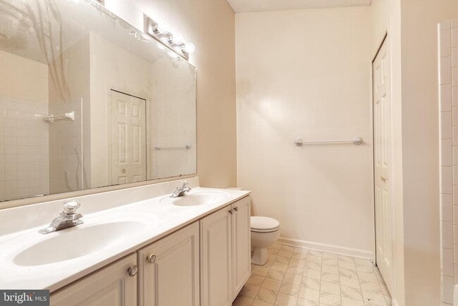 Building Photo - 5 Weyanoke Ct