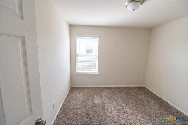 Building Photo - 2044 Wigeon Wy