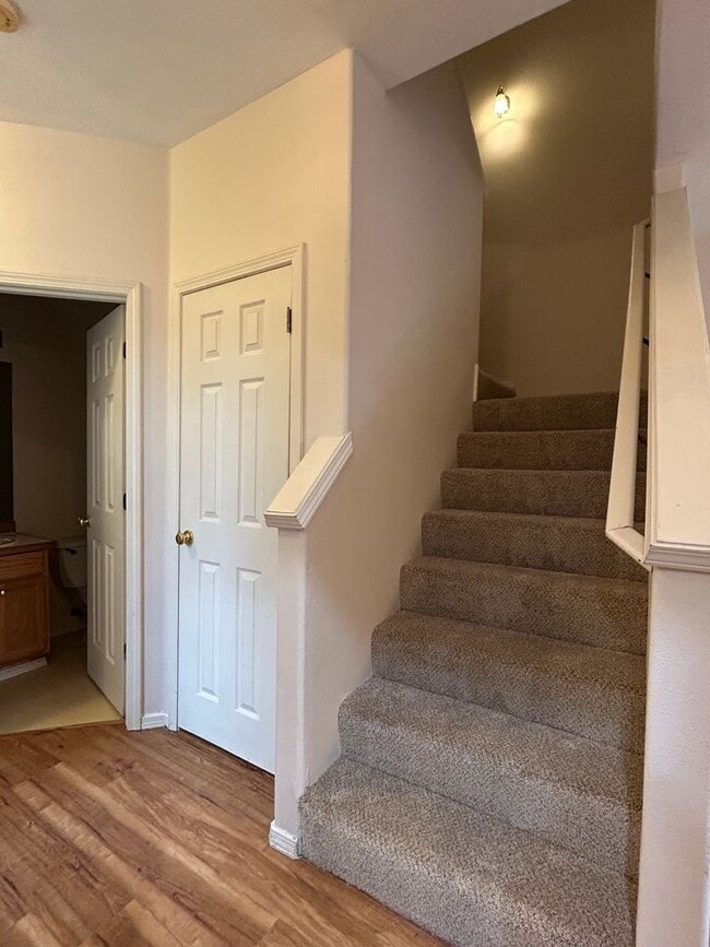 Building Photo - Three Bedroom Duplex