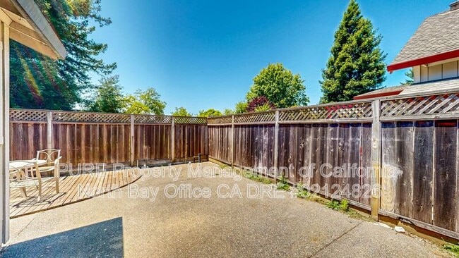 Building Photo - 1107 Navarro St