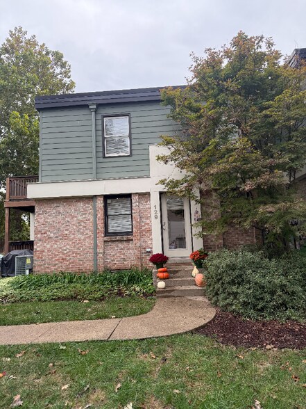 Primary Photo - 940 Gale Ln