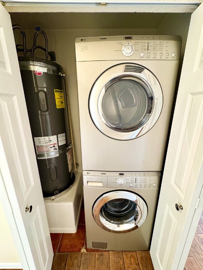 Building Photo - A Cozy 2 bed/ 2 bath home in the heart of Yuma!