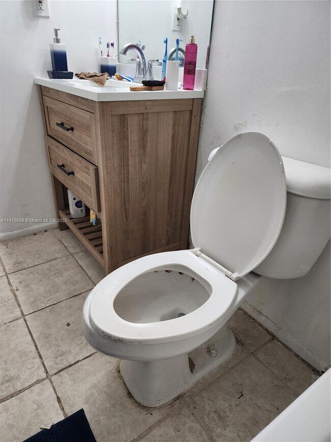 Building Photo - 1174 Lake Terry Dr