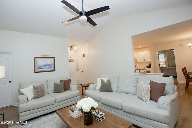 Building Photo - 681 Ginesing Dr