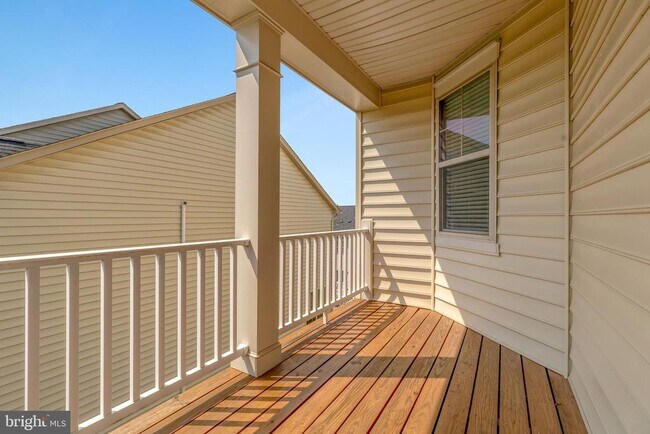 Building Photo - 42706 Chisholm Dr