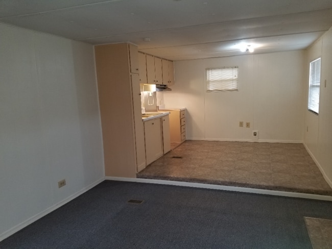Building Photo - 41 Thicket Rd