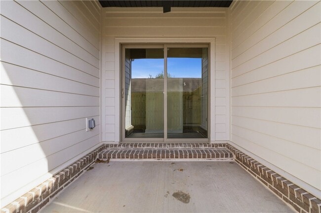 Building Photo - 3406 SE K St