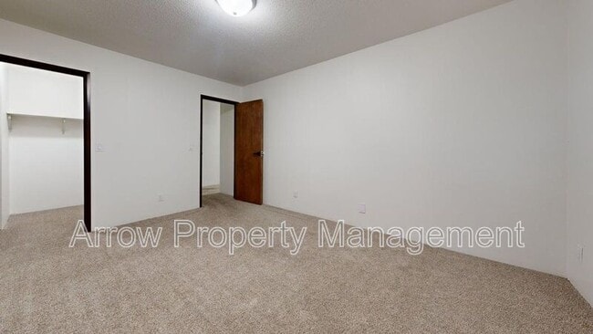 Building Photo - 207 E Arbor Ave