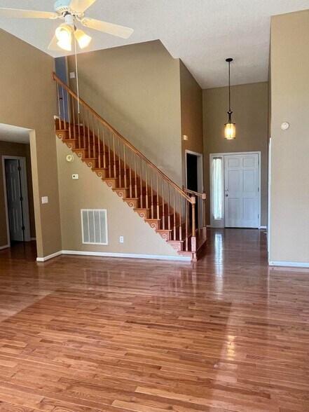 Building Photo - 168 Mountain Brook Dr