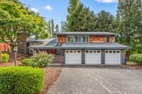 Building Photo - Charming 5-Bedroom Tri-Level Retreat in La...