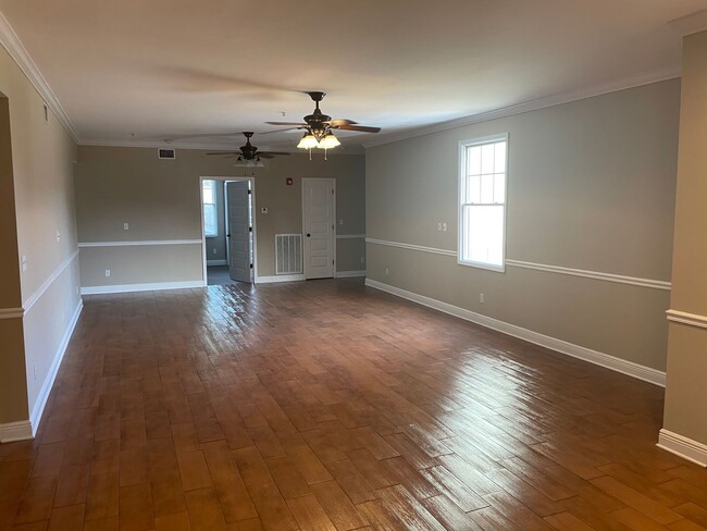 Building Photo - 1513 9th St