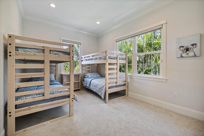 Building Photo - Furnished, Yearly 4bd Home on Siesta Key