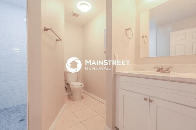 Building Photo - 3 Bedroom Pet-Friendly Home in north port,...
