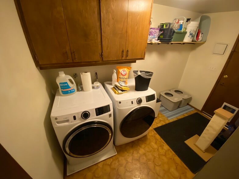 Building Photo - 2834 Warren St