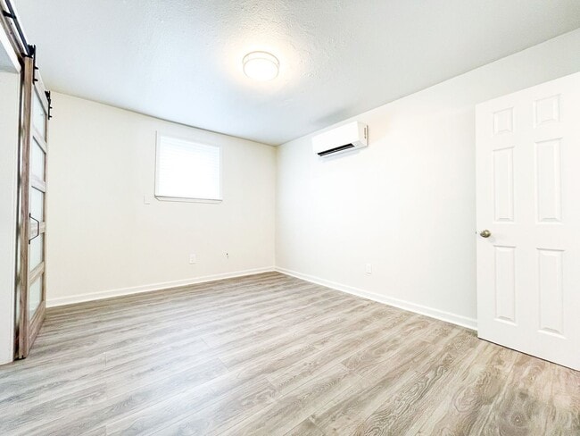 Building Photo - Updated 1BD/1BA in Central City