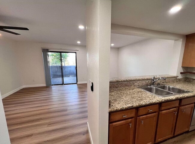 Building Photo - Sophisticated Space Designed for Comfort