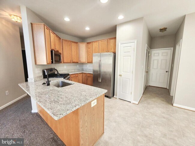 Building Photo - 318 Hanna Ct