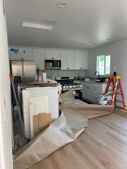 Building Photo - 10346 Pounds Ave