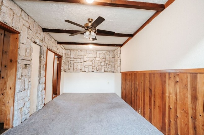 Building Photo - 122 Brennan St