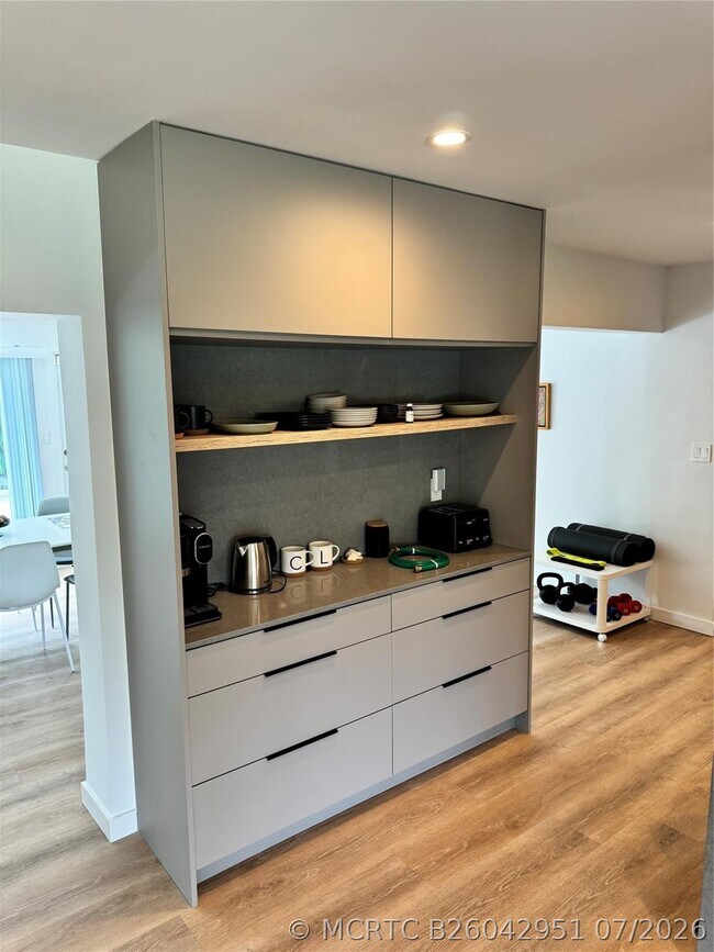 Building Photo - 2020 Coral Reef Dr