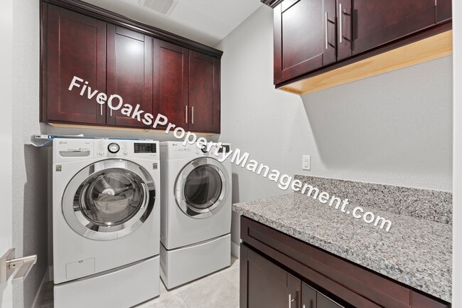Building Photo - 571 Willow Ridge Ct
