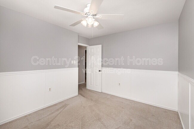 Building Photo - 2514 S Arlington Mill Dr